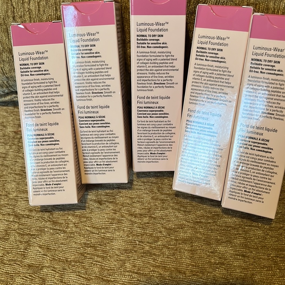 Mary Kay Timewise luminous liquid foundation; Bronze 1, 2, 3, 5, bronze 8. - Picture 2 of 5